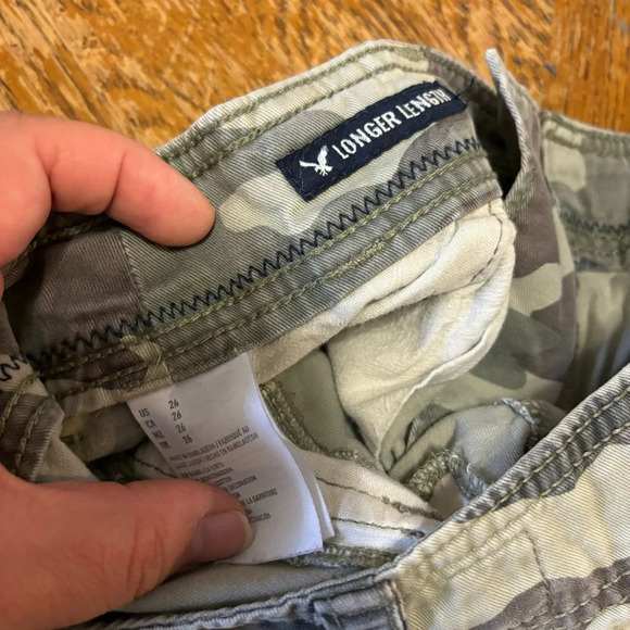 American Eagle Outfitters Shorts Men's Longer Length Camo Cargo Sz 26 Y2K - Picture 3 of 6